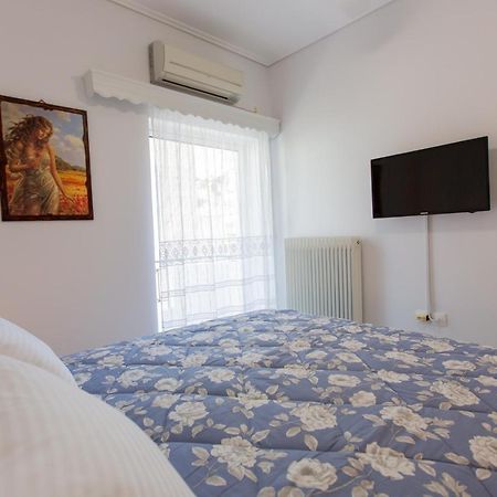 Poly'S Charming Home - City Center & Near The Beach 2Bedroom Apartment Nafpaktos Bagian luar foto