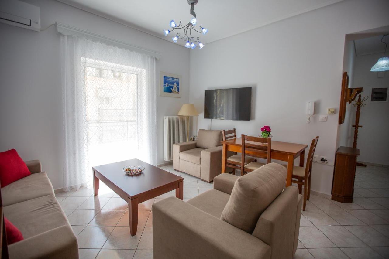 Poly'S Charming Home - City Center & Near The Beach 2Bedroom Apartment Nafpaktos Bagian luar foto