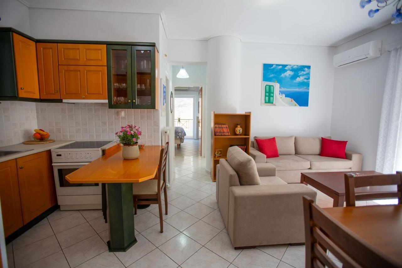 Poly'S Charming Home - City Center & Near The Beach 2Bedroom Apartment Nafpaktos Bagian luar foto