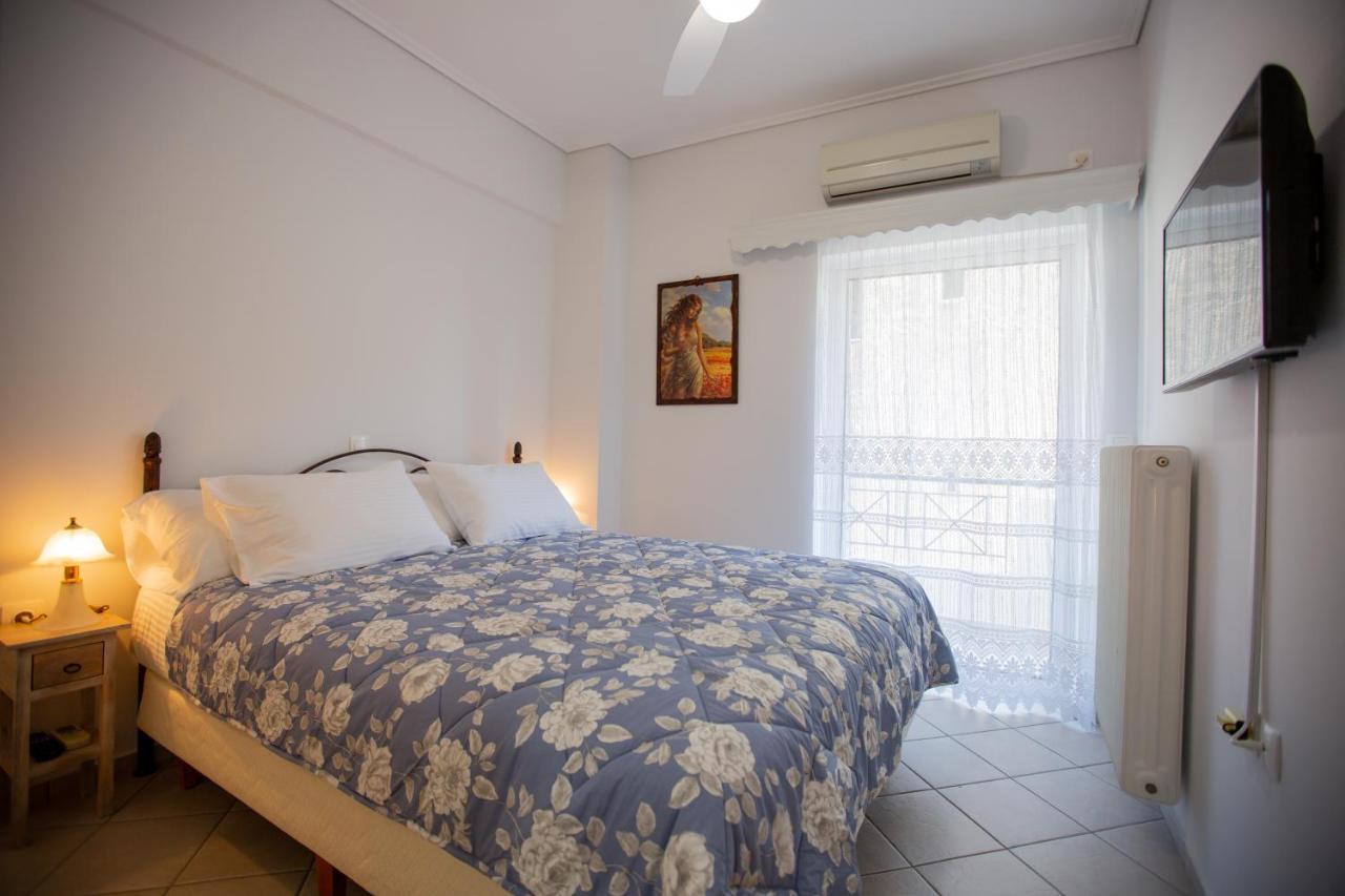 Poly'S Charming Home - City Center & Near The Beach 2Bedroom Apartment Nafpaktos Bagian luar foto