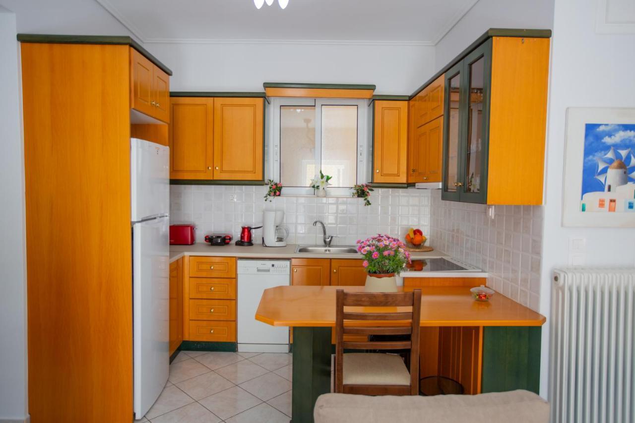 Poly'S Charming Home - City Center & Near The Beach 2Bedroom Apartment Nafpaktos Bagian luar foto