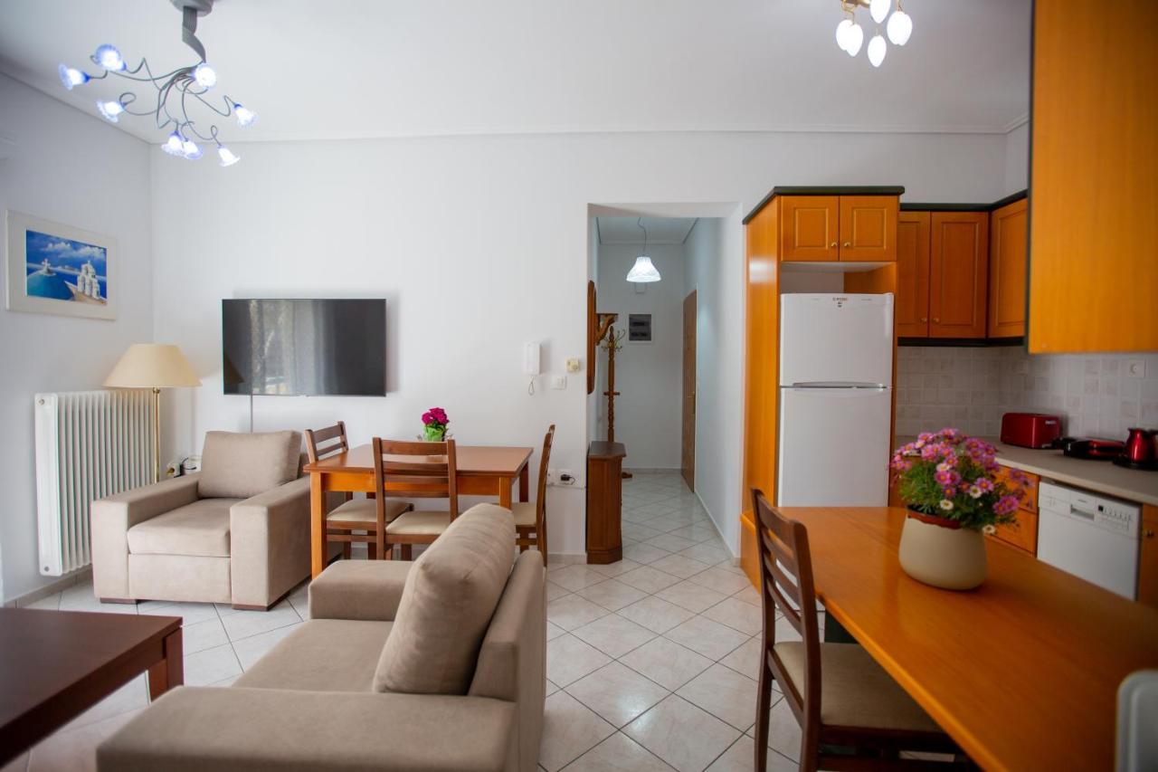 Poly'S Charming Home - City Center & Near The Beach 2Bedroom Apartment Nafpaktos Bagian luar foto