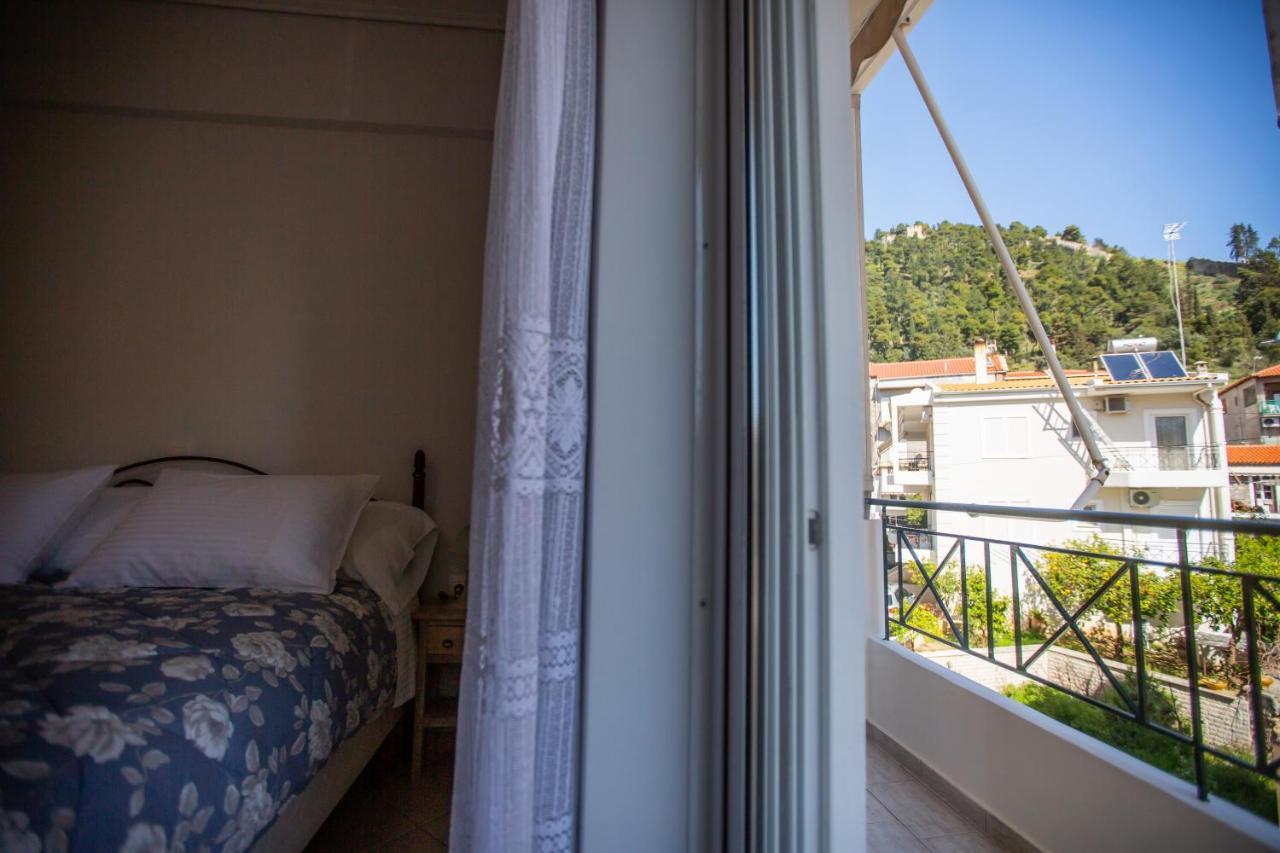 Poly'S Charming Home - City Center & Near The Beach 2Bedroom Apartment Nafpaktos Bagian luar foto